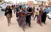 Manifestantes festejan en las calles de Jartum, Sudán, el acuerdo logrado.