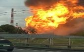 Los servicios de emergencia alertaron que el fuego se podría propagar a otras dependencias de la planta termoeléctrica.