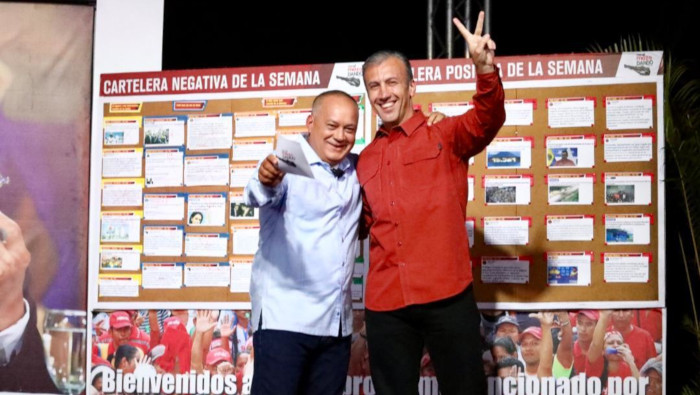 Diosdado Cabello invitó al vicepresidente para el Área Económica, Tareck El Aissami, a su programa Con el Mazo Dando.