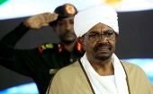 El expresidente Omar al-Bashir es acusado por posesión ilegal de riquezas y corrupción.
