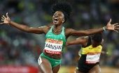 En los 100 metros con vallas, la nigeriana Tobi Amusan, sexta del ranking mundial, ganó ampliamente el oro al registrar una marca de 12.68 segundos.