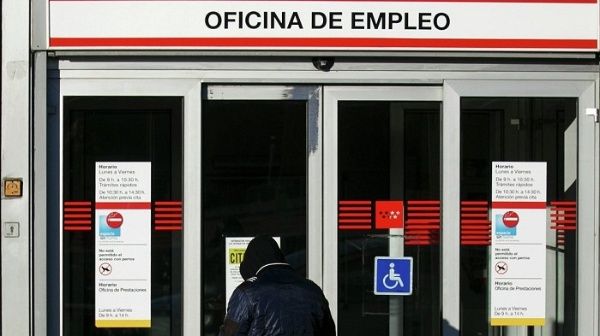 En España es habitual la pérdida de empleos después de agosto, pues una gran parte de los puestos de trabajo en verano está vinculada al turismo y la hostelería.