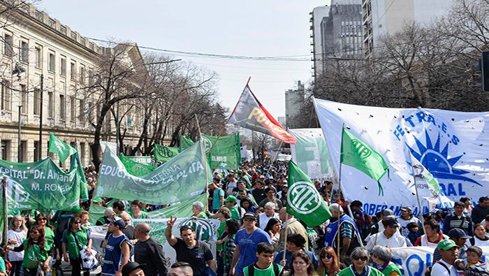 La movilización de los trabajadores es contra la política económica de Macri.