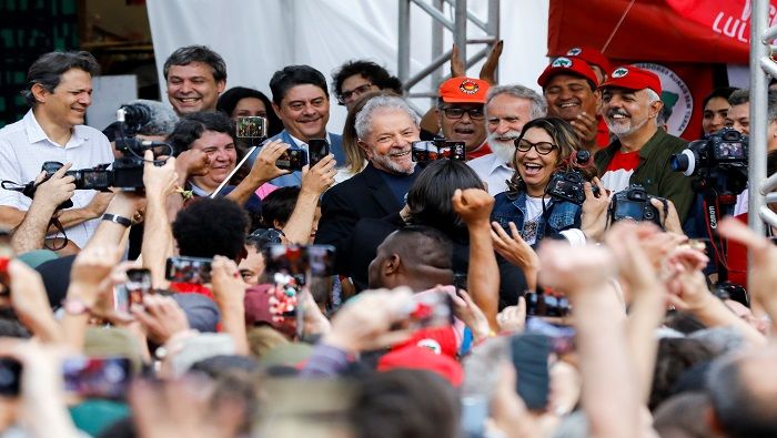 Lula da Silva sale de prisión tras 580 días y ahora esperará en libertad la resolución de su caso.