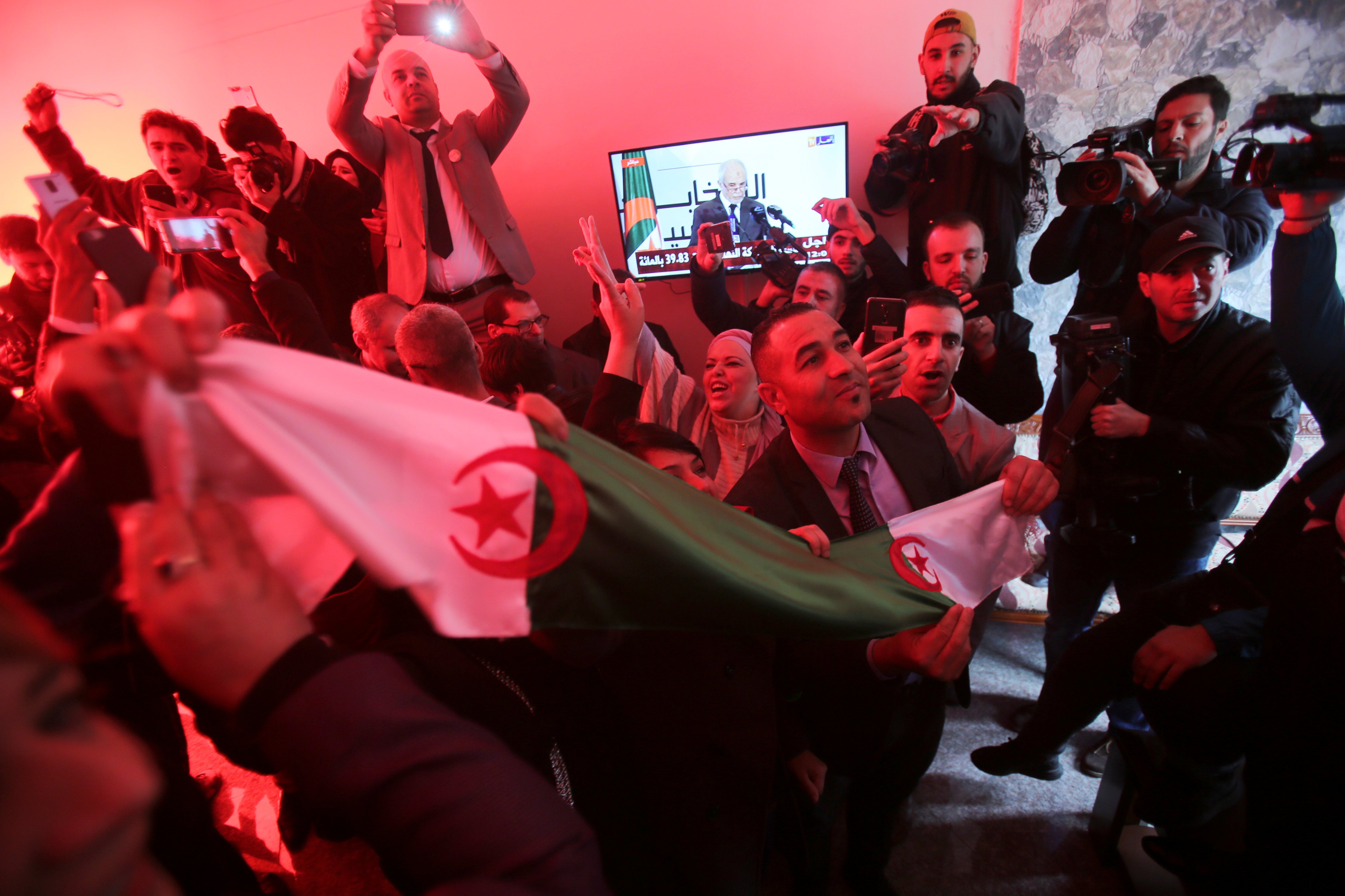 Las elecciones en Argelia tuvieron una alta abstención, solo votó cerca del 40 por ciento de los habilitados.
