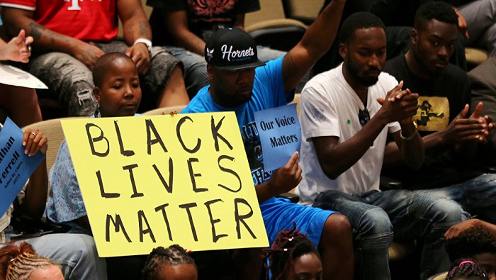 La representante demócrata, Bonnie Coleman Watson, declaró que el índice de suicidio de los jóvenes negros se incrementó más rápido que en cualquier otro grupo étnico.