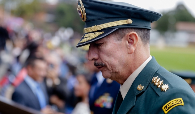 La renuncia del Comandante del Ejército, Nicacio Martínez fue impulsada el espionaje ilegal a figuras públicas y políticas en Colombia.