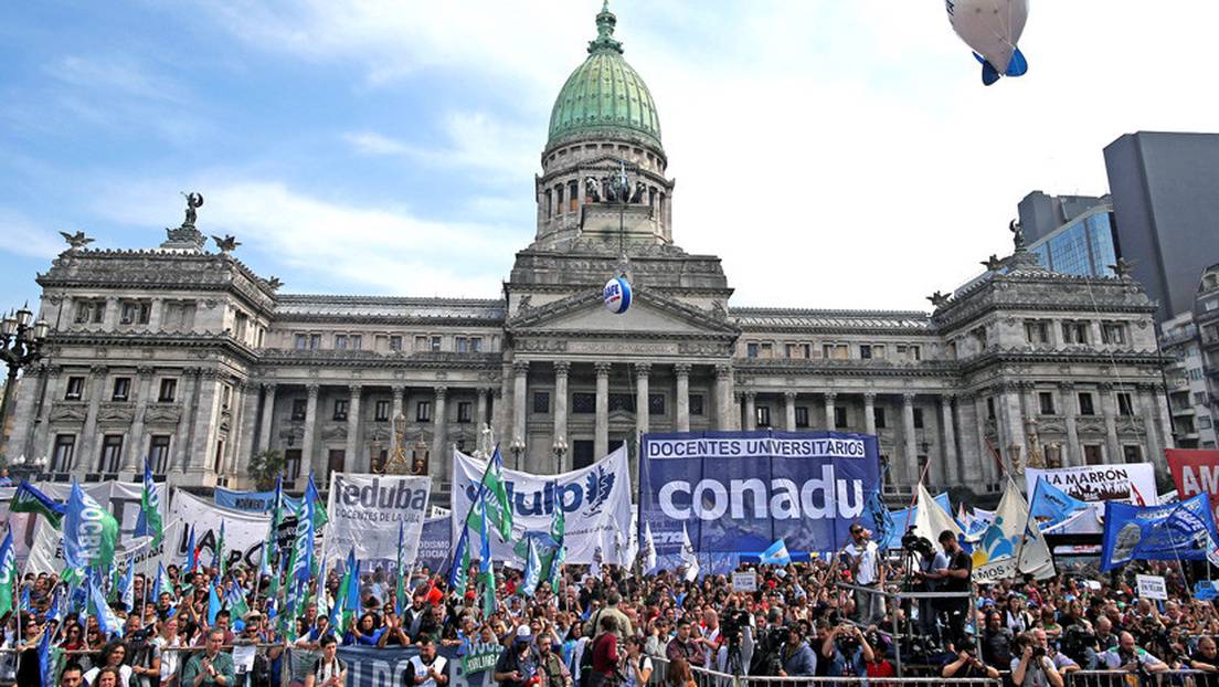 Los gremios docentes argentinos tienen grandes expectativas en llegar a un acuerdo y empezar las clases el 2 de marzo.