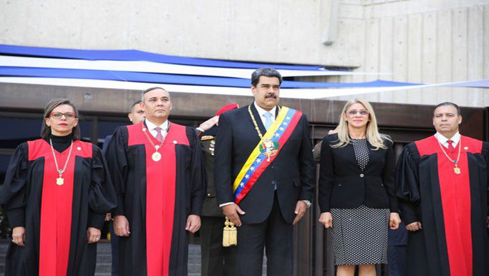 El presidente venezolano indicó, ante el TSJ, que desde Colombia se conspira permanentemente contra la paz de Venezuela.