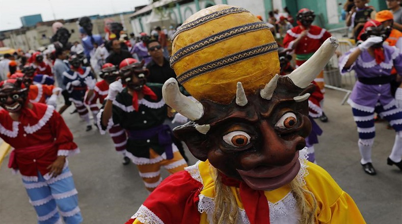 Luego de 60 años sin celebrarse, Lima (Perú) recuperó y conmemoró uno de los momentos más coloridos y emblemáticos, que cuenta con música y bailes tradicionales del país.