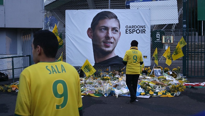El futbolista argentino, Emiliano Sala, y el piloto, David Ibbotson, fallecieron el 21 de enero del 2019 al precipitarse la aeronave en que viajaban.
