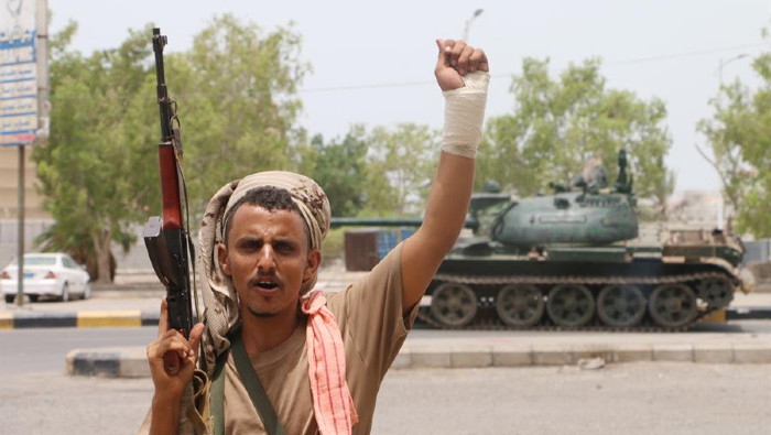 Los milicianos de Ansarolá combaten contra los mercenarios saudíes junto a las tropas regulares de Yemen.