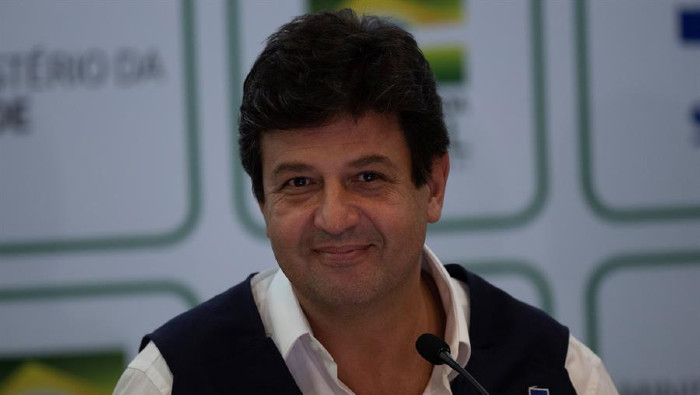 Luiz Henrique Mandetta, exsecretario de Salud de Brasil, es el más reciente nombre en la lista de responsables del ramo que han salido de sus cargos durante la actual pandemia.