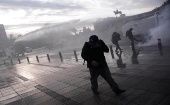 Funcionarios de las Fuerzas Especiales de Carabineros usaron gases lacrimógenos y carros lanza agua contra los manifestantes.