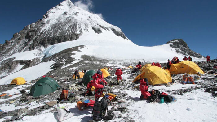 Las botas verdes del alpinista Tsewang Paljor hicieron que se convirtiera en uno de los cuerpos momificados más famosos del Everest.