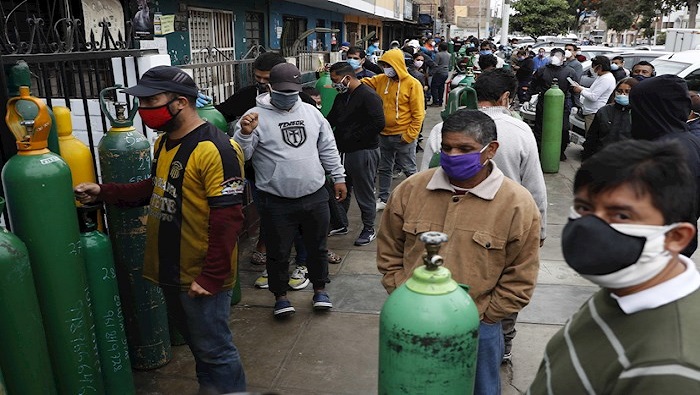 La pandemia del coronavirus ha llevado a Perú a enfrentar la carencia de oxígeno para el tratamiento de los pacientes hospitalizados.