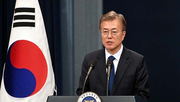 El mandatario surcoreano mantuvo una conversación con el exministro tras su dimisión al Ministerio de Unificación.
