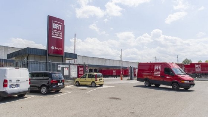 El brote detectado en la empresa logística BRT, en Bolonia, obligó a su cierre por las autoridades sanitarias.
