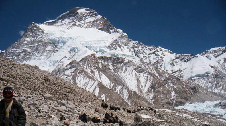 Cho Oyu o "diosa turquesa". Ubicada entre China y Nepal, es de las llamadas montañas "ocho mil", ya que mide 8.188 metros. Es de las más fáciles de escalar en el Himalaya. 