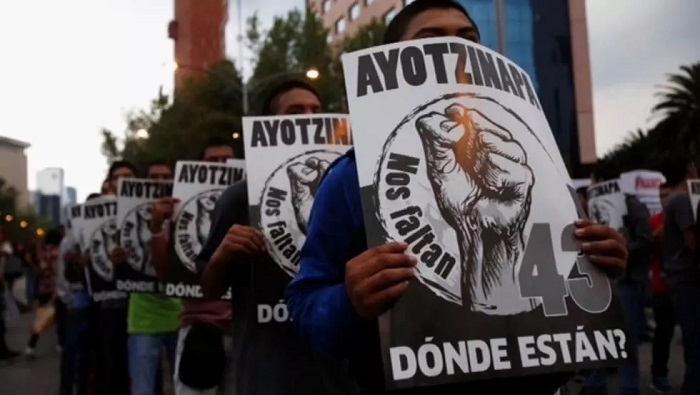 Desde 2014 muchas personas han exigido justicia por el asesinato de los 43 estudiantes normalistas de Ayotzinapa.