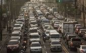 Apenas se han relajado las restricciones, aun en medio del aumento de los contagios, las calles de la capital de Guatemala se han llenado de automóviles.