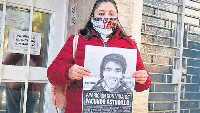 La madre y otros familiares de Facundo Astudillo Castro continúan exigiendo que le digan la verdad respecto al paradero de su hijo.