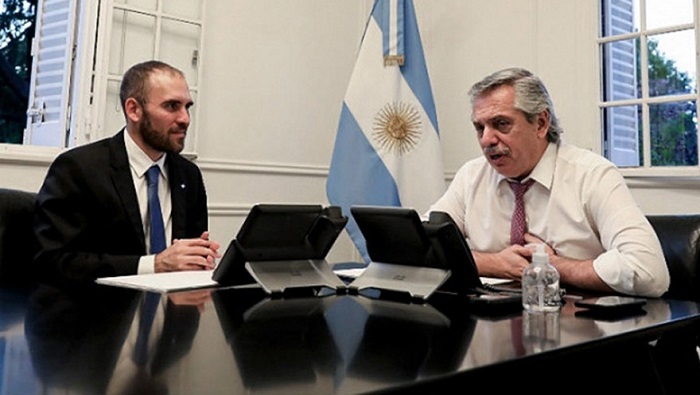 Las autoridades informaron que la deuda nominada en pesos argentinos alcanzó al 73 por ciento del total, contra el 56 por ciento que representaba a finales del pasado año.