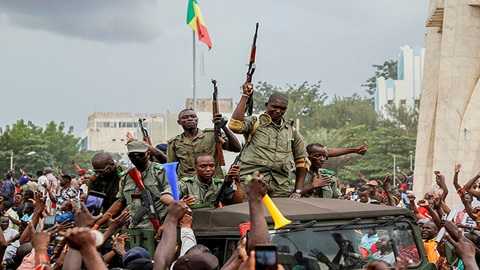 La renuncia del presidente de Mali se produce después de tres meses de intensas manifestaciones en la capital.