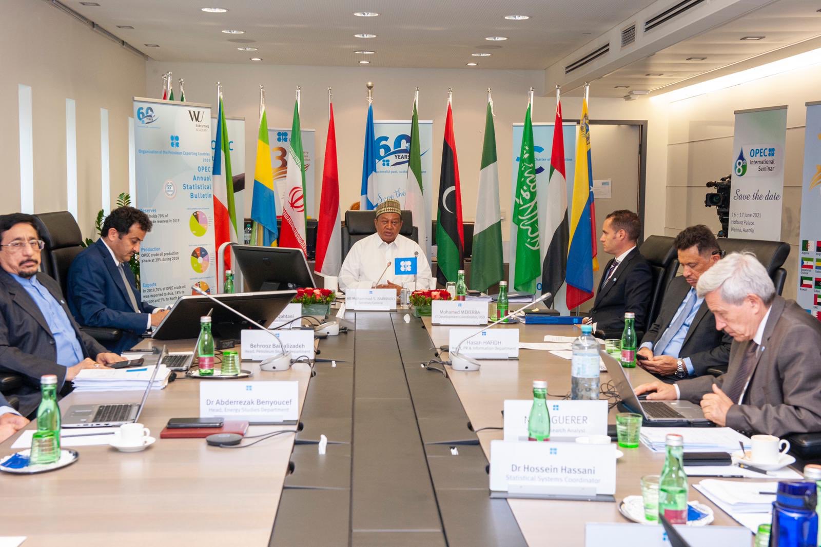 La reunión de la OPEP da seguimiento a sus anteriores encuentros con el fin de estabilizar el mercado petrolero.