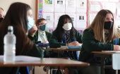 Las autoridades educacionales de Escocia emitieron regulaciones para que se utilicen mascarillas en las escuelas y se prevengan contagios.