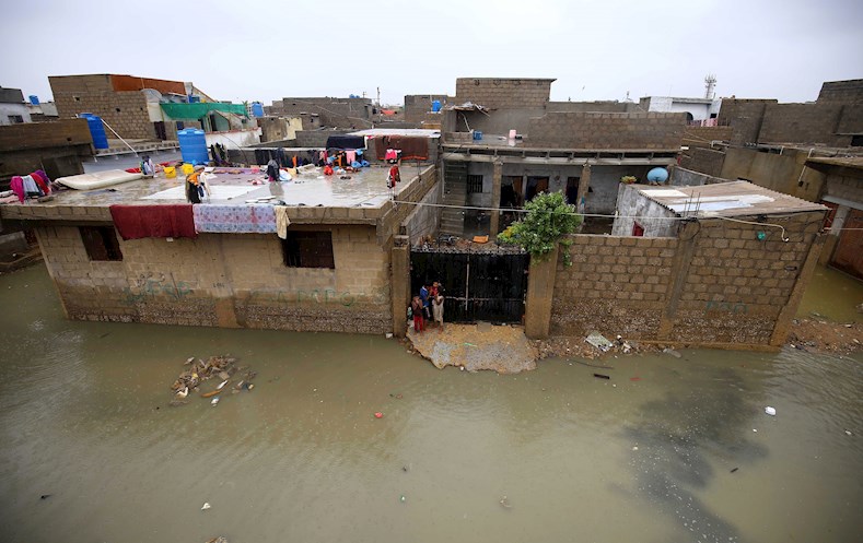 Las lluvias de los monzones han inundado ciudad de Hyderabad, en Pakistán.