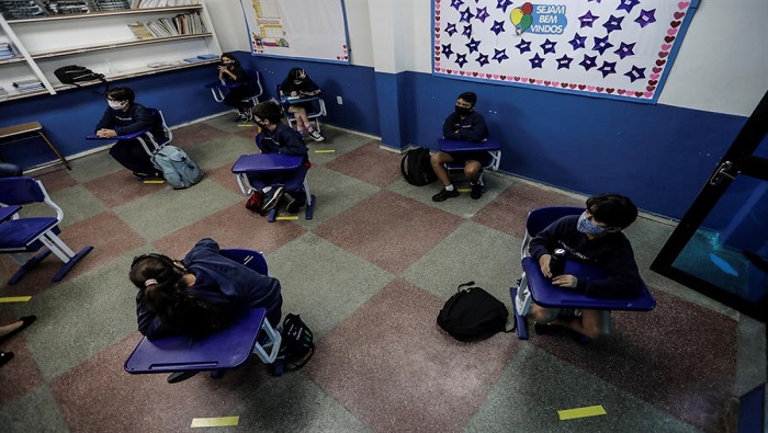 Desde el reinicio de las actividades económicas en Brasil, las medidas y fechas para la reapertura de las aulas han sido debatidas en toda la nación.