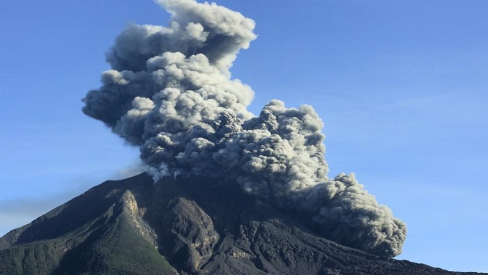 Sinabung, el volcán dormido que se convirtió en pesadilla
