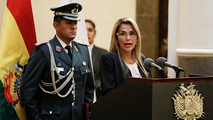 Jeanine Áñez también deberá responder ante la Justicia por la firma del Decreto con el cual autorizó a las Fuerzas Armadas a realizar operaciones para restablecer el orden público.