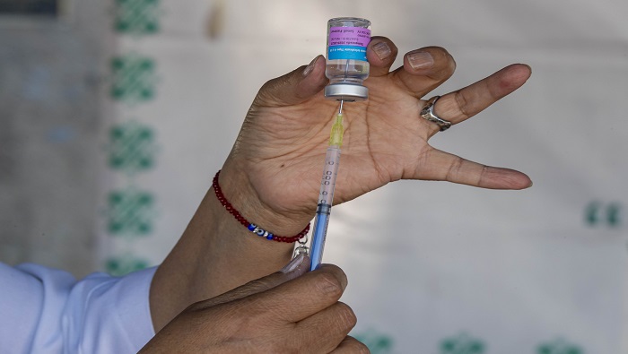 “Es inminente si todo sale como se ha previsto estaríamos vacunando en México entre 14, 15 y 16 de diciembre”, destacó el Ebrard.