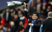 "Se nos fue Diego" lamenta el mundo ante el deceso del argentino Maradona.