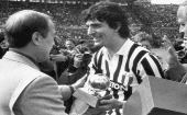 Pablito fue el tercer italiano en ganar el Balón de Oro (tras Sivori y Rivera) y también consiguió la Bota de oro al máximo goleador en 1982.