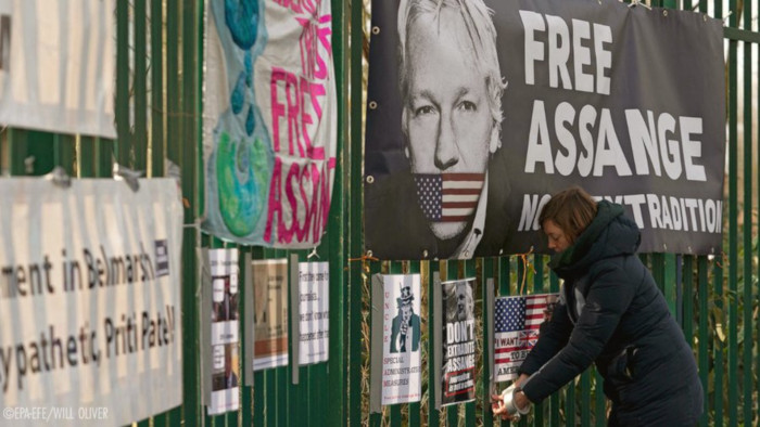 El grupo del Parlamento desea proteger la libertad de expresión y la libertad de prensa, amenazadas por la extradición de Assange.