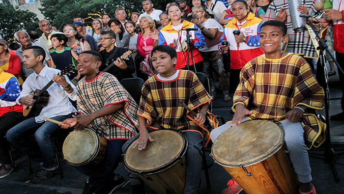 Villancicos, aguinaldos, parrandas y gaitas definen la musicalidad venezolana en el último mes del año.