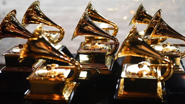 La 63 entrega de los Premios Grammy, con ceremonia fijada primero para el 31 de enero y ahora pospuesta hasta marzo de 2021.