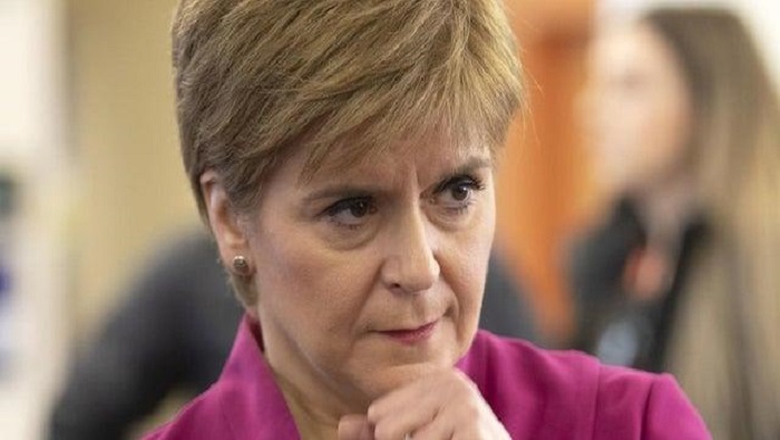 La ministra principal de Escocia manifestó que pretende dar a la gente el derecho a decidir sobre el estatus de ese país constituyente del Reino Unido.