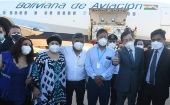 El presidente Luis Arce recibió en el propio aeropuerto la llegada del lote de medio millón de vacunas desde China.