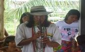 El flautista tradicional se dedicaba al Jaibanísmo y a la promoción musical tradicional de Pueblo Embera.