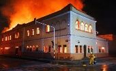 De acuerdo a información de la Policía, las llamas han arrasado buena parte del tejado del Palacio de Justicia de Tuluá.