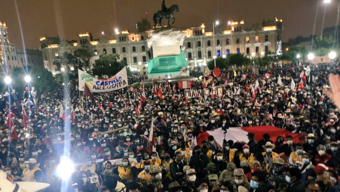 Miles de peruanos se manifiestan en apoyo a Pedro Castillo | Noticias |  teleSUR