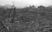 La cifra total de muertes debido a los efectos directos y posteriores de la bomba nuclear lanzada contra Hiroshima se estimó en 328.902.