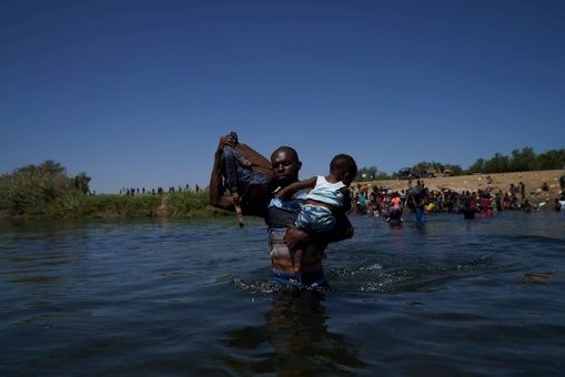 Estados Unidos deporta a tres mil 500 haitianos mientras se profundiza crisis migratoria