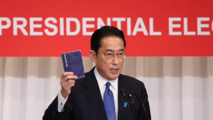 En su discurso tras la victoria, Kishida prometió atajar las “crisis nacionales” de Japón.