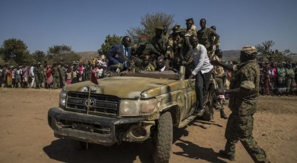 Fuerzas militares dan un golpe de Estado en Sudán | Noticias | teleSUR