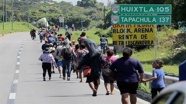 Caravana migrante avanza por el sur de Chiapas, México